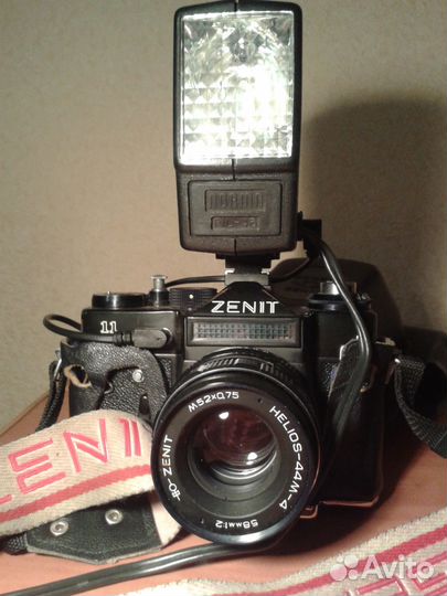 Зеркальный фотоаппарат Зенит-11