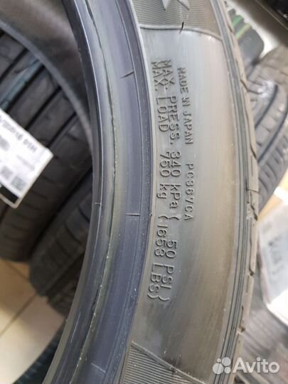 Dunlop SP Sport Maxx 245/40 R19 и 275/35 R19 100Y
