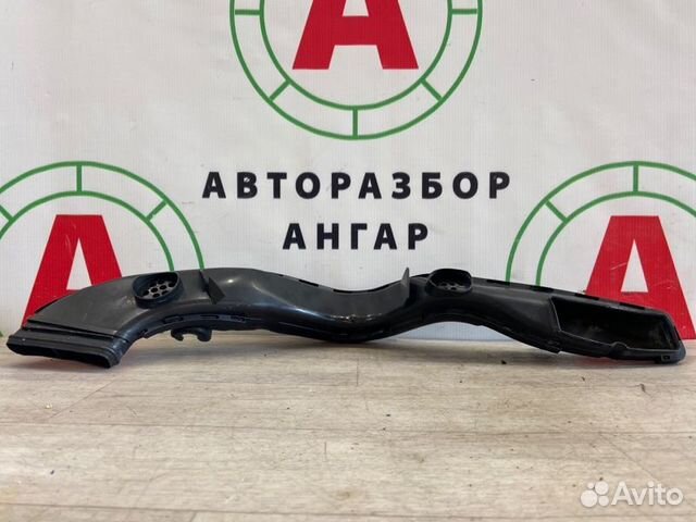 Воздухозаборник Ford Focus хетчбэк 1.6L duratec