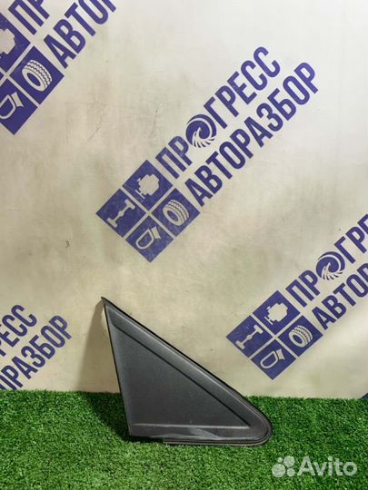 Накладка двери передняя правая Ford Focus 2+