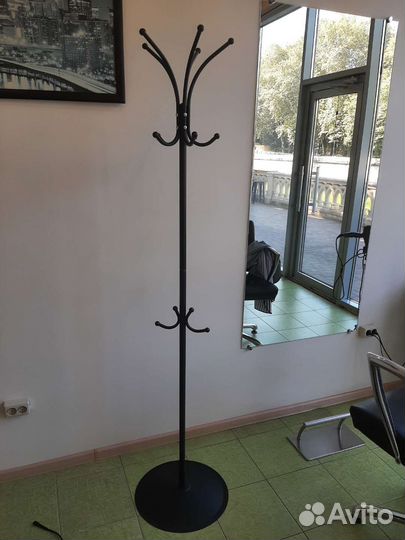 Вешалка для одежды напольная металлическая