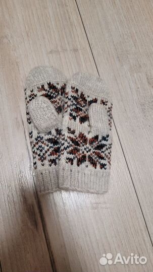 Шлем (шапка) зимний и варежки