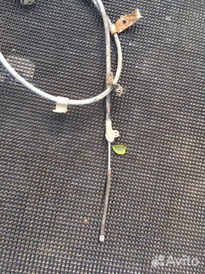 Toyota funcargo трос ручника