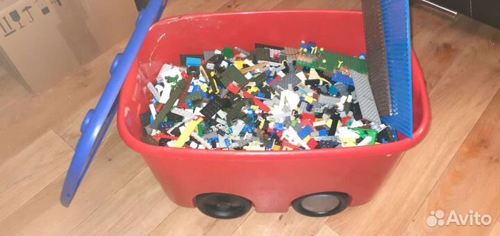 Коробка с lego