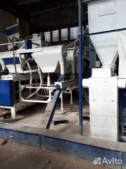 Мельница для муки харьковчанка 1200