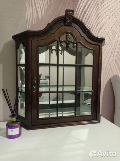 Витрина подвесная, настенная