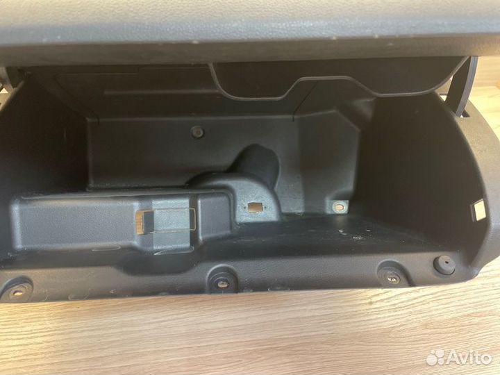 Бардачок Volkswagen Polo