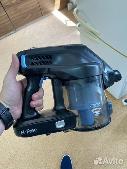 Вертикальный пылесос Hoover (а)