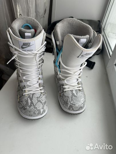 Ботинки для сноуборда женские Nike