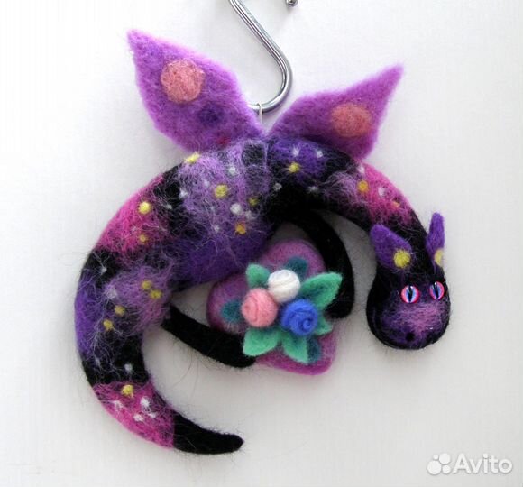 Игрушка дракон валяный летящий