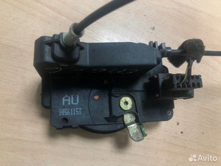 Замок двери передний левый Opel Astra G 2001