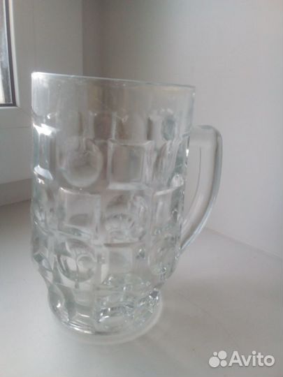 Пивные кружка и стакан