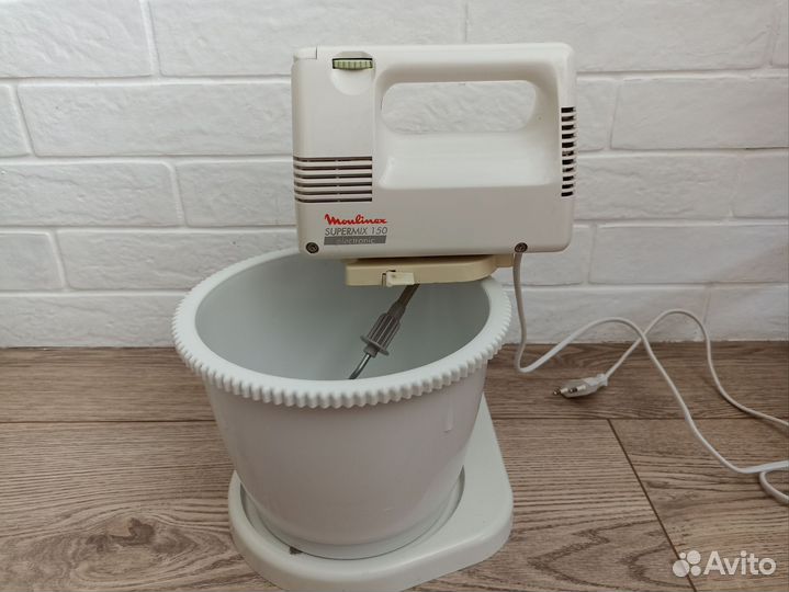 Миксер кухонный с чашей