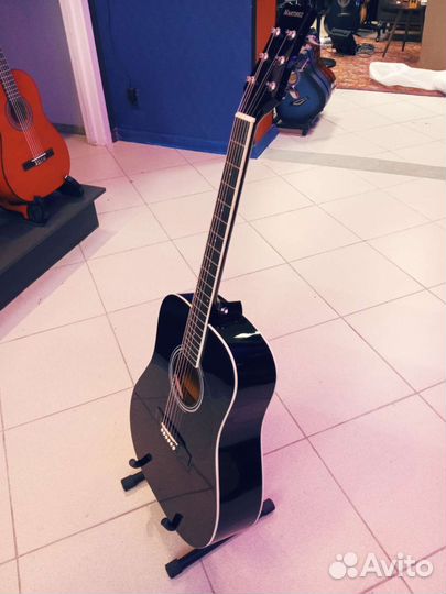Акустическая гитара Martinez