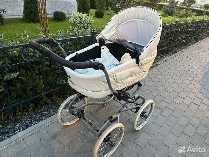 Коляска-люлька с повортными колесами Bebecar