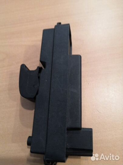 Кнопка стеклоподъемника Mazda 3 BK