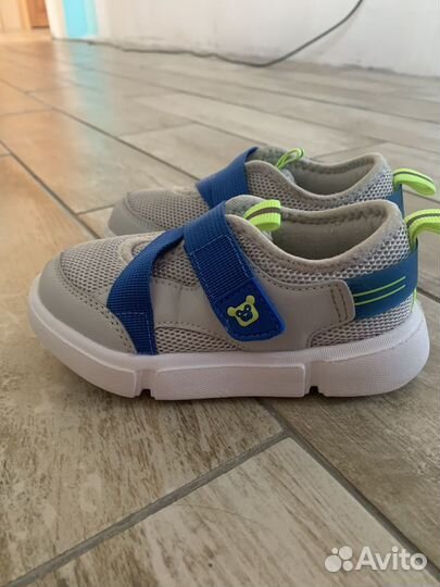 Кроссовки детские