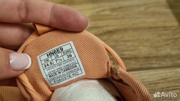 Кроссовки женские asics 39 размер