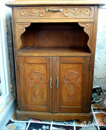 Тумбочка старинная