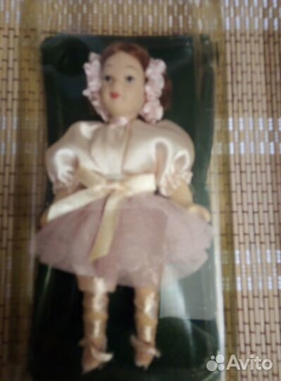 Кукла маленькая