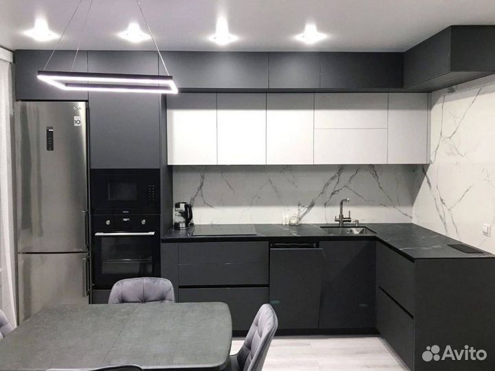 Кухня большая