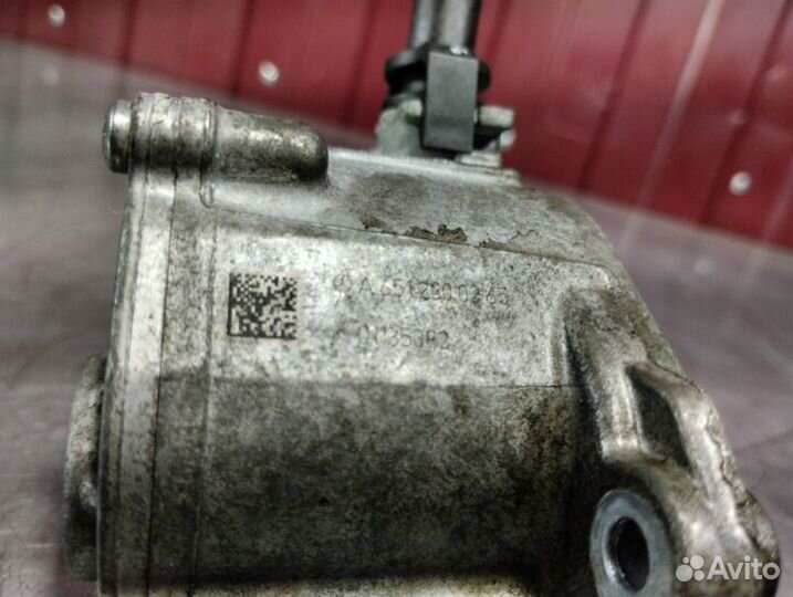 Насос вакуумный Mercedes C-Class W204 OM651 2.2