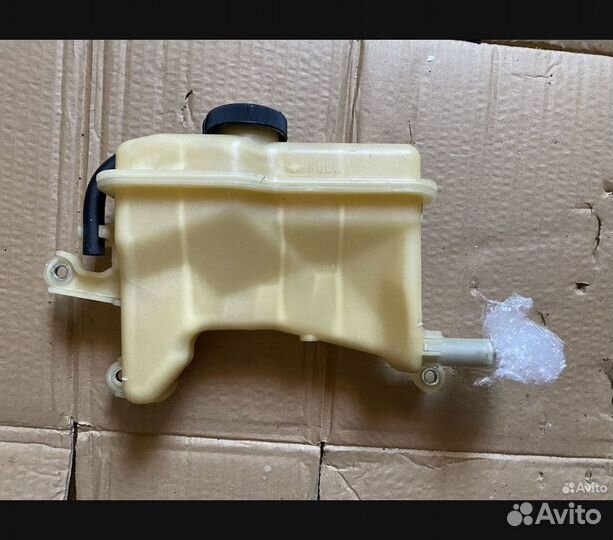 Бачок инвертора Toyota Prius NHW20