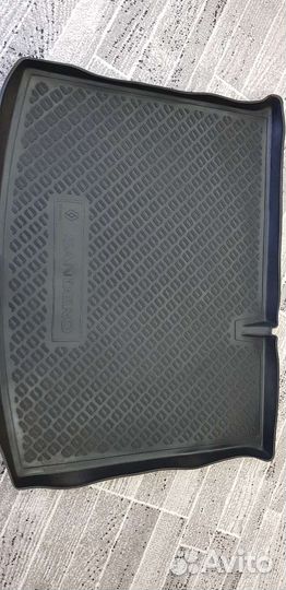Продается коврик в багажник