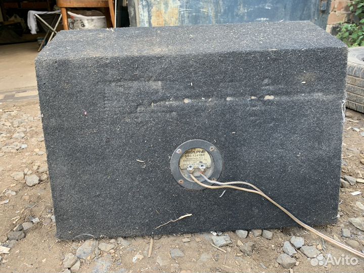 Автомобильный сабвуфер