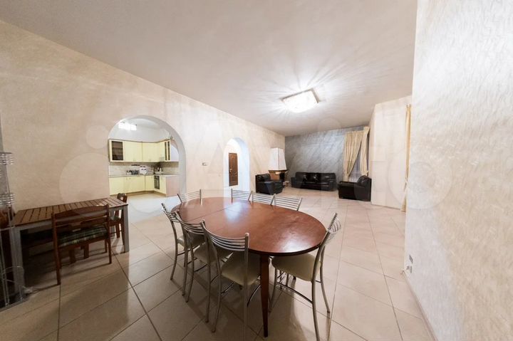 Коттедж 200 м² на участке 20 сот.