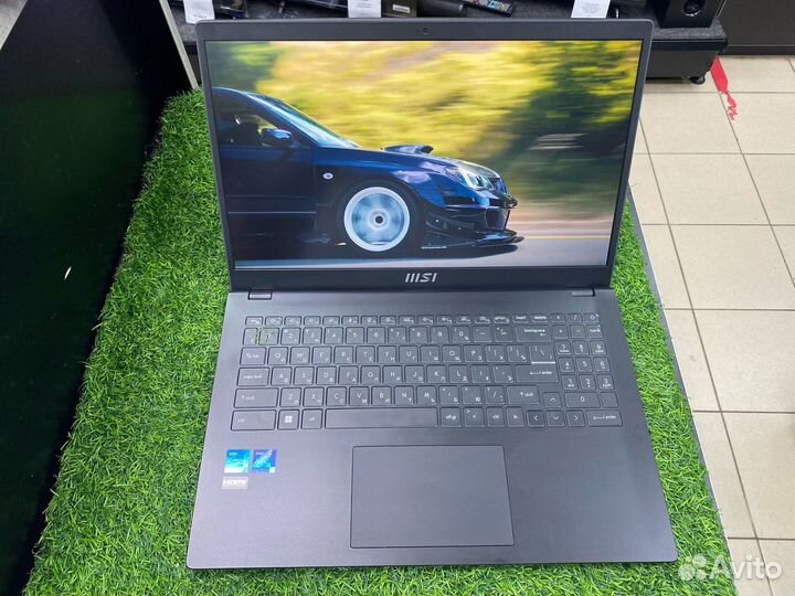 Ноутбук MSI Modern 15 B12