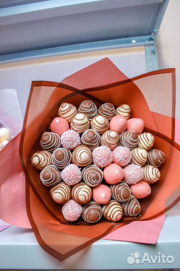 Шоколад ручной работы Клубника Букеты Торты