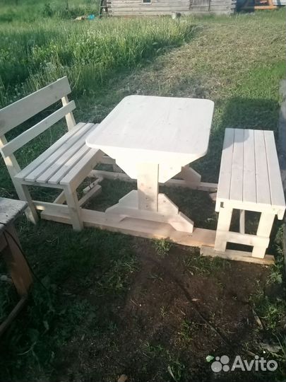 Стол и скамейки
