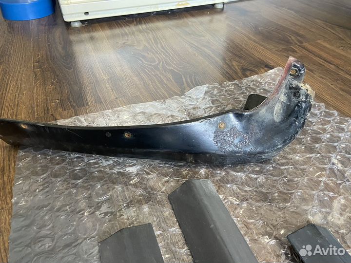 Молдинги caravan + элемент листвы Пер. Лев