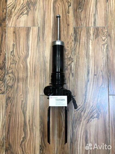 Передний левый амортизатор на Cayenne 955,957