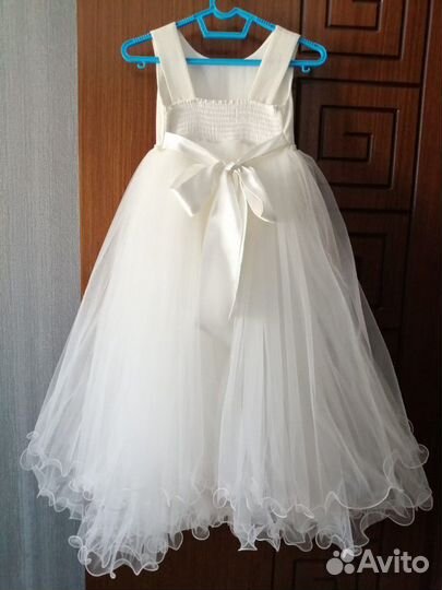 Продам платье для девочки 7-8 лет