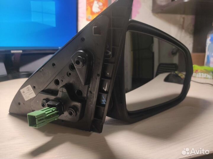 Правое зеркало LADA Vesta