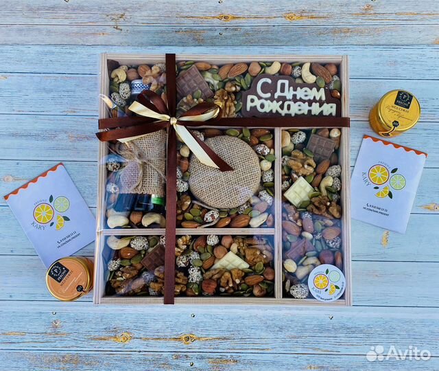 Подарочные наборы из орехов, шоколада, сухофруктов