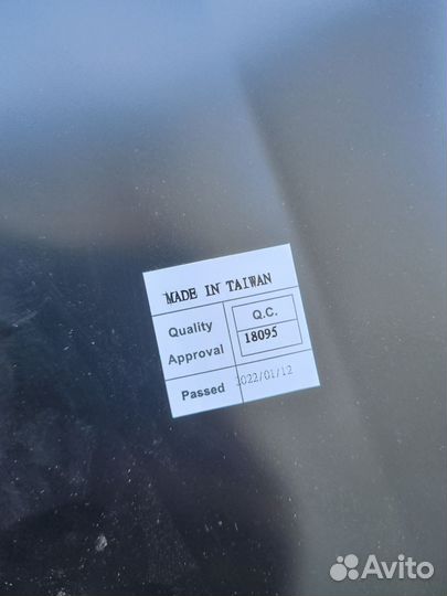 Крыло переднее правое