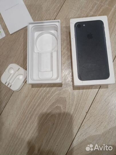 Коробка iPhone 7