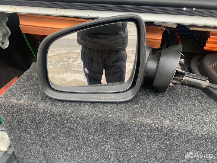 Зеркало Renault logan