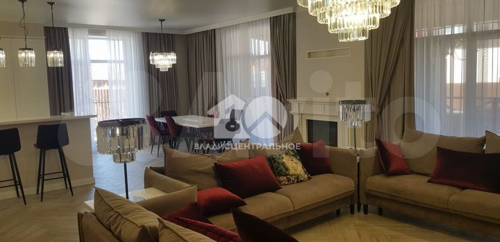 Дом 271 м² на участке 7,7 сот.