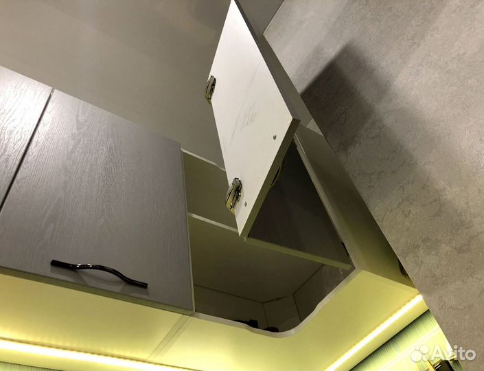 Практичный кухонный гарнитур от производителя