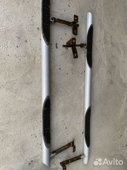 Пороговая подножка