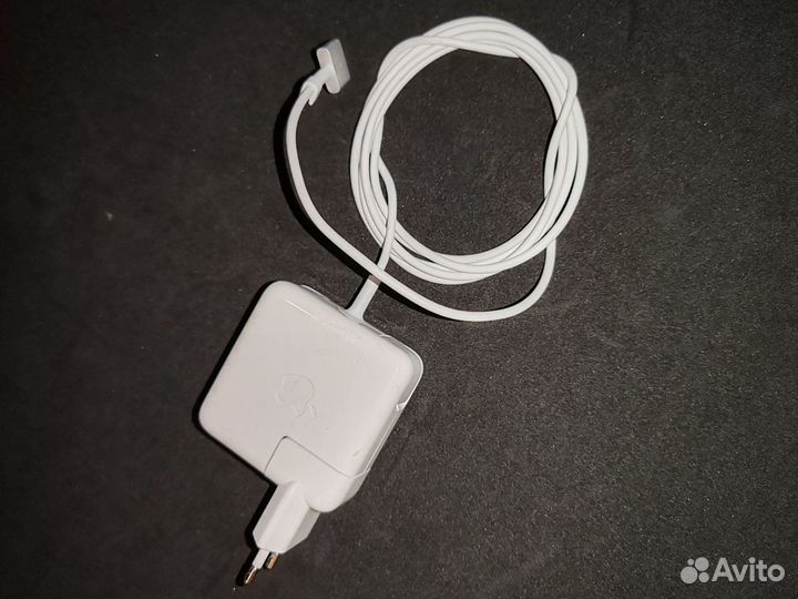 45 w Apple MagSafe 2 power adapter