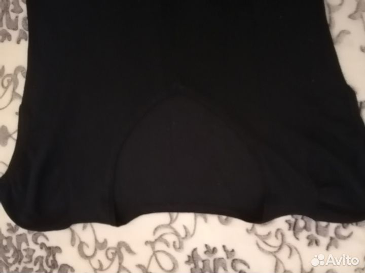 Маленькое черное платье М