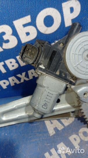 Задний правый стеклоподъемник Nissan Juke