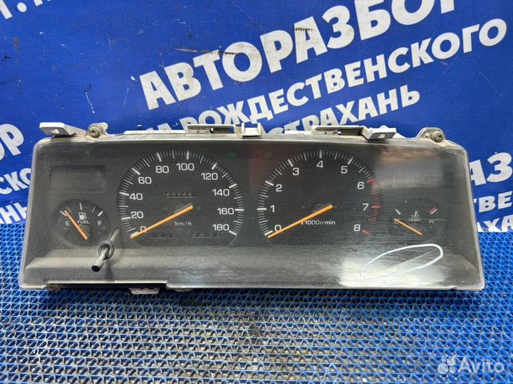 Панель приборов Toyota Camry 20 седан 1989