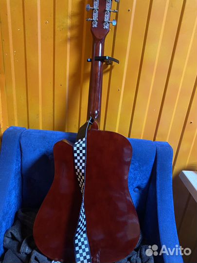 Классическая гитара шестиструнная