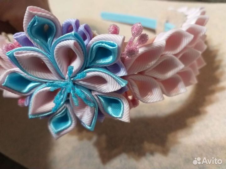 Резинки, заколки и ободочки